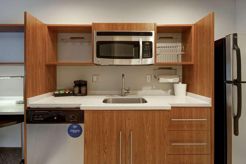 Hampton Inn Zanesville Room photo