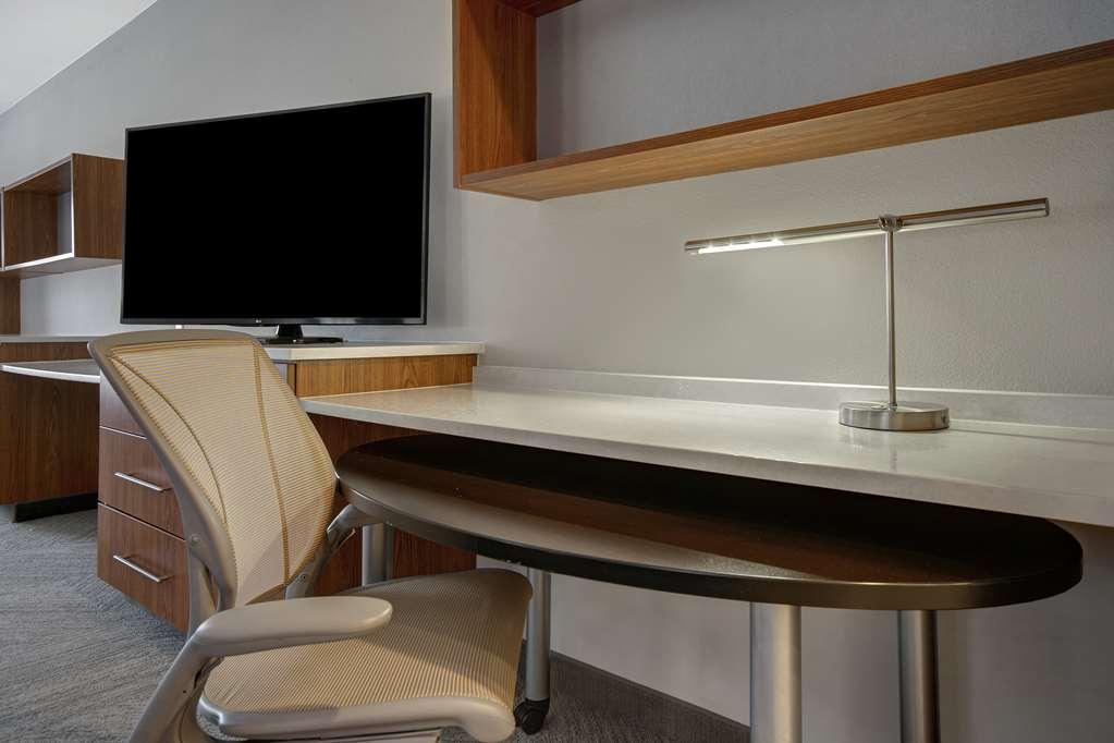 Hampton Inn Zanesville Room photo