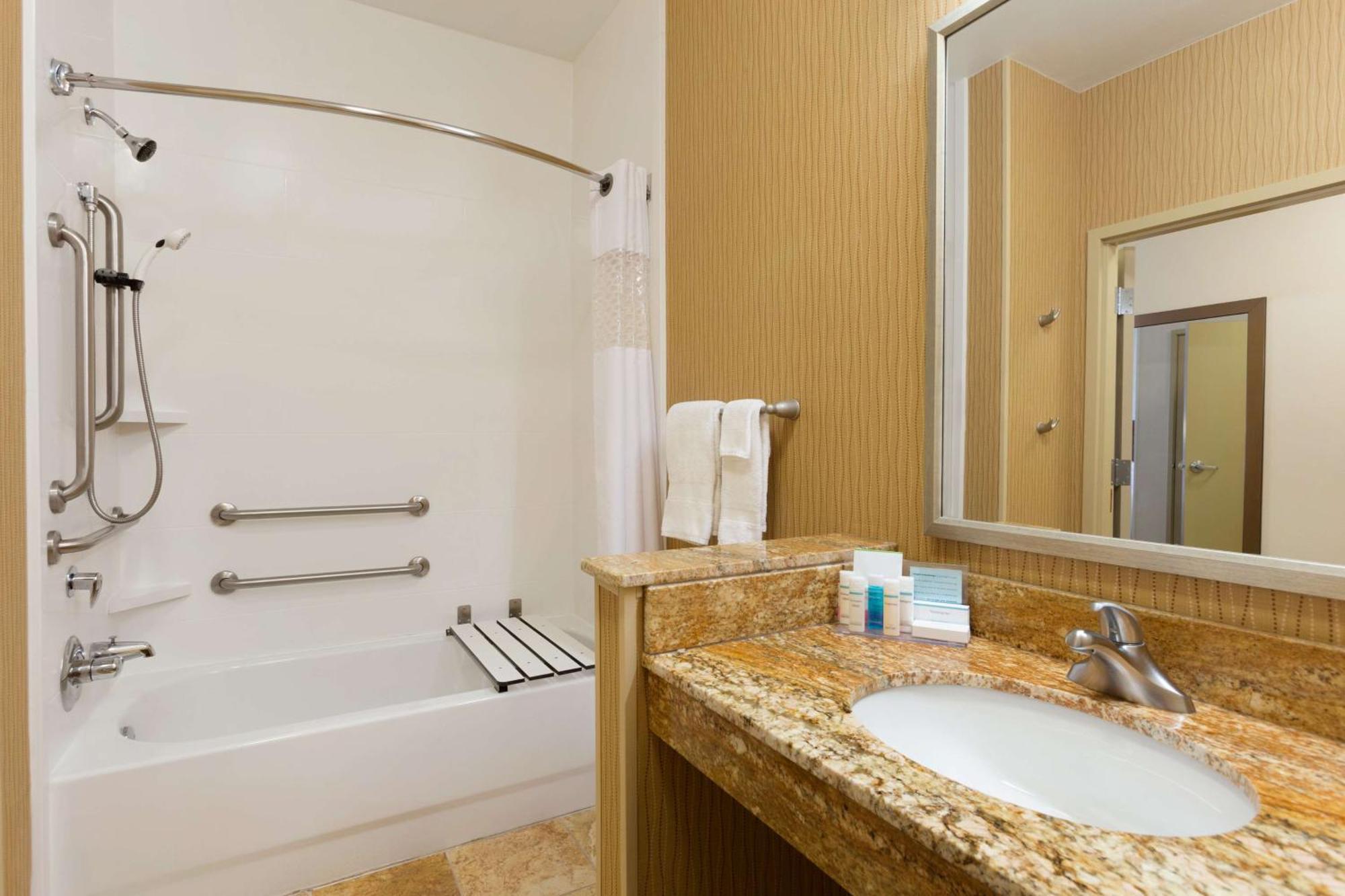 Hampton Inn Zanesville Exterior photo