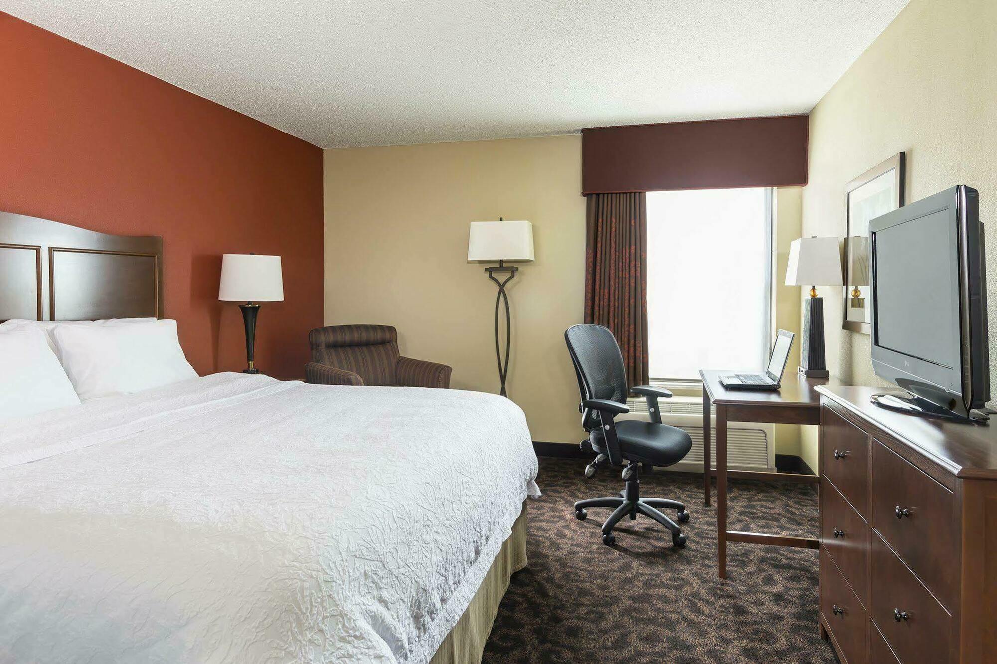 Hampton Inn Zanesville Exterior photo